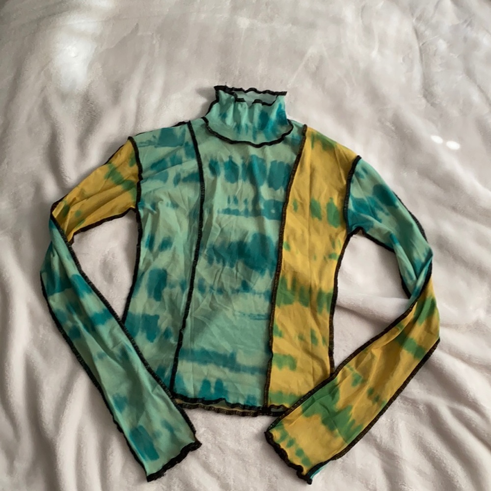 Reversible top